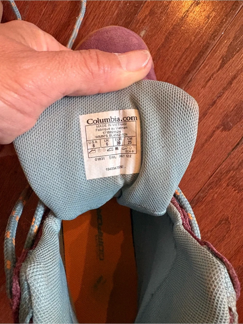 Columbia Burgundy Suede Girls Winter Boots with Light Blue Trim